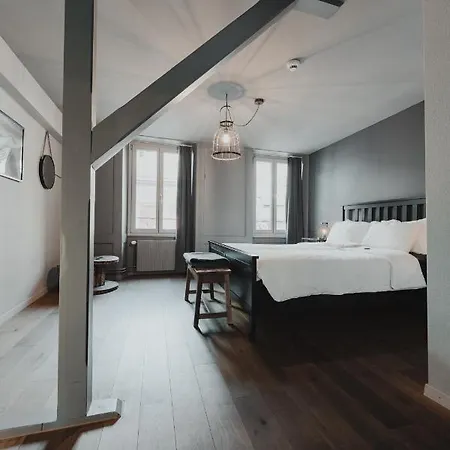 No8 Boutique - Self Check In