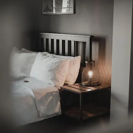 No8 Boutique - Self Check In 3*