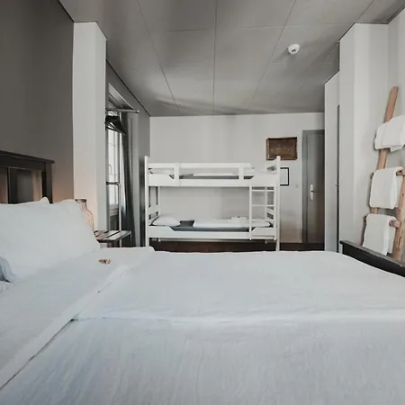 No8 Boutique - Self Check In 3*