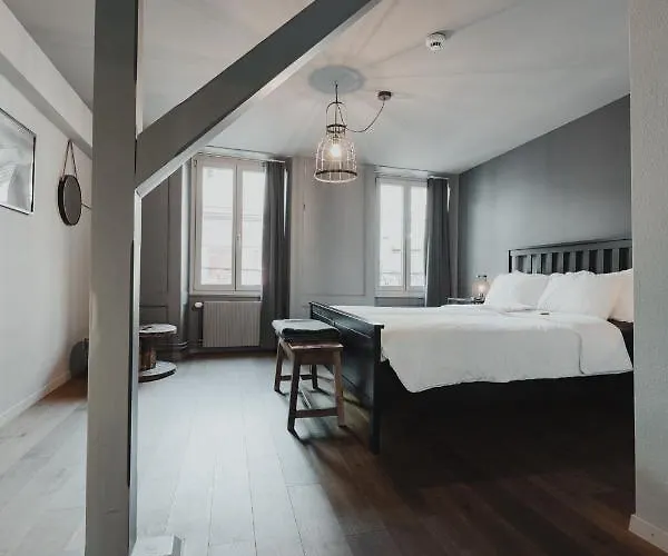 No8 Boutique - Self Check In