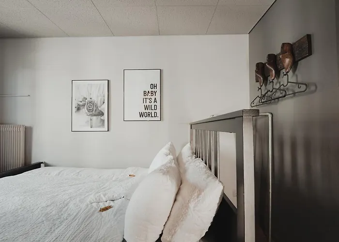 No8 Boutique - Self Check In