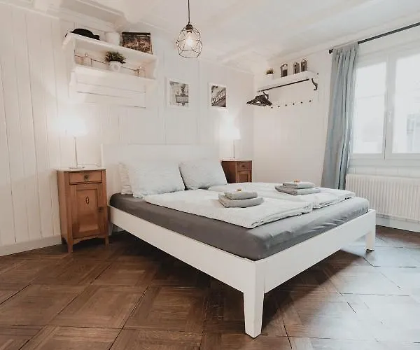 No8 Boutique - Self Check In 3*