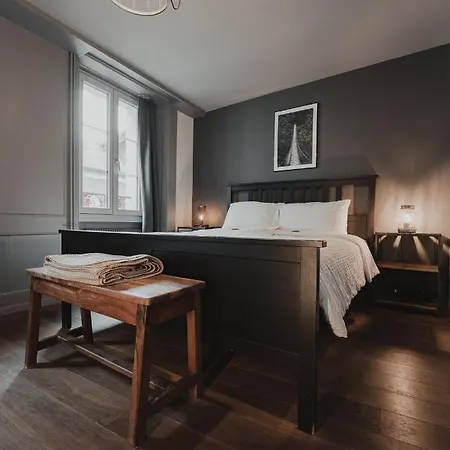 No8 Boutique - Self Check In