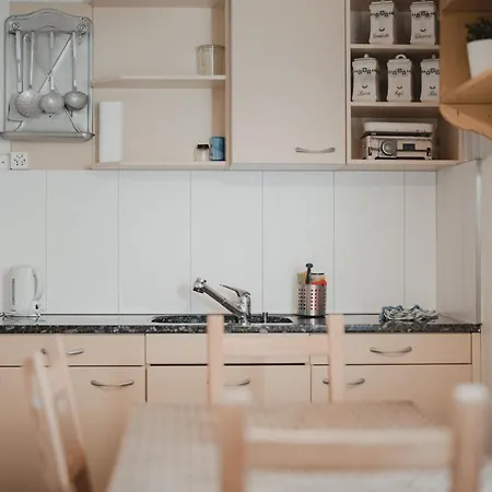 No8 Boutique - Self Check In Отель Unterseen