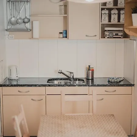 No8 Boutique - Self Check In 3*