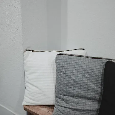 No8 Boutique - Self Check In 3*